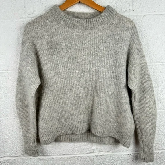 Everlane Alpaca Crew Neck Sweater M - Picture 1 of 6